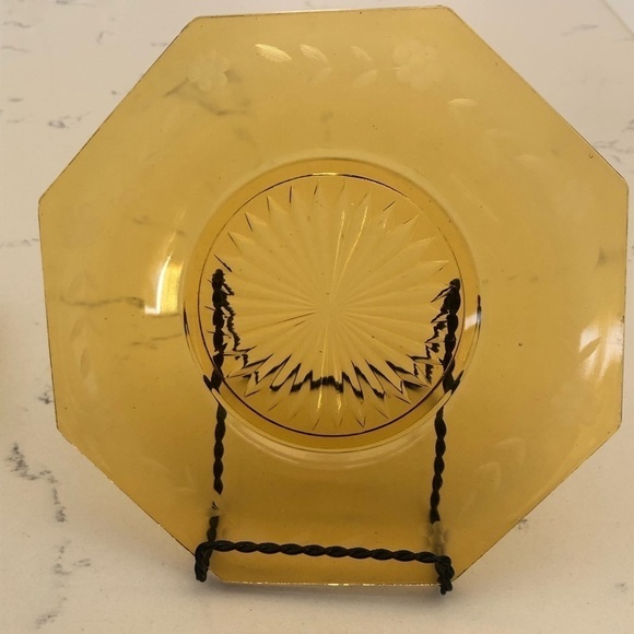VTG Set of 4 Amber Marigold Etched Depression Glass Octagonal Plates (4) - Picture 4 of 6
